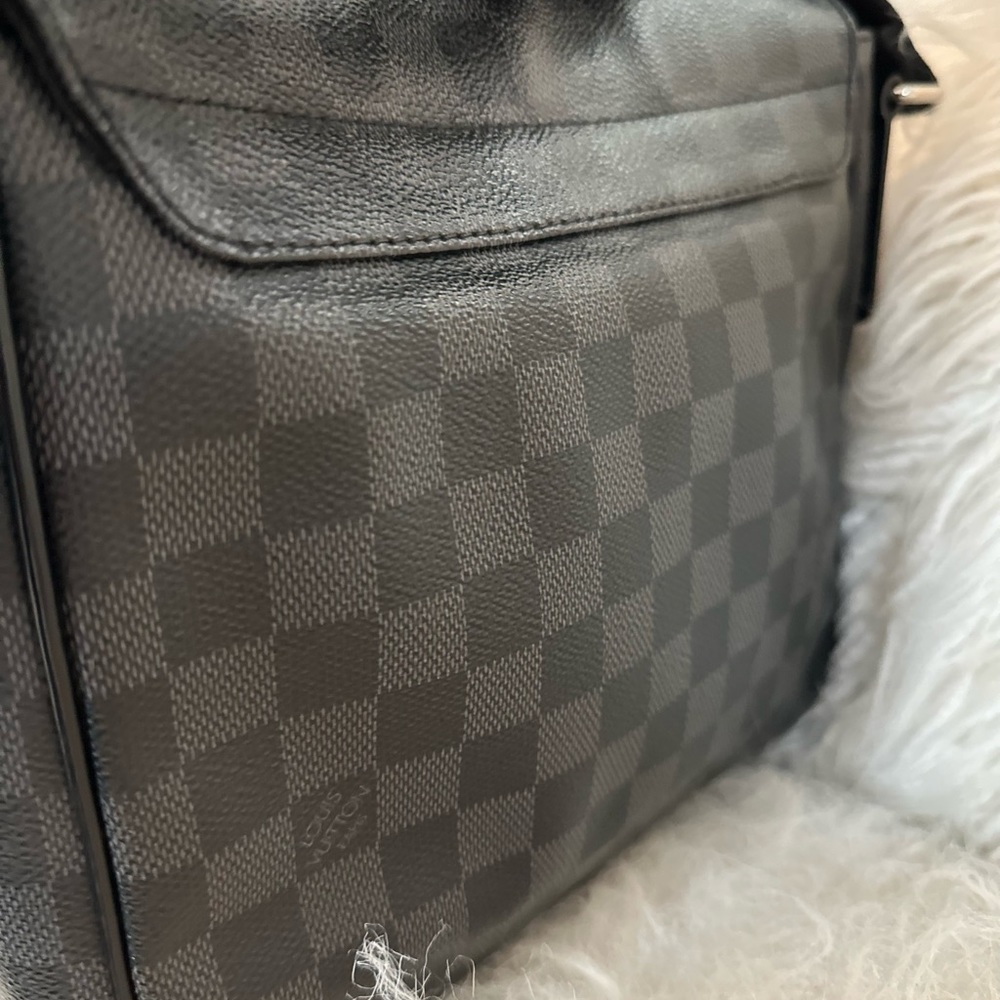 Auth gently used Louis Vuitton Daimer Graphite PM N41260 - Picture 8 of 9